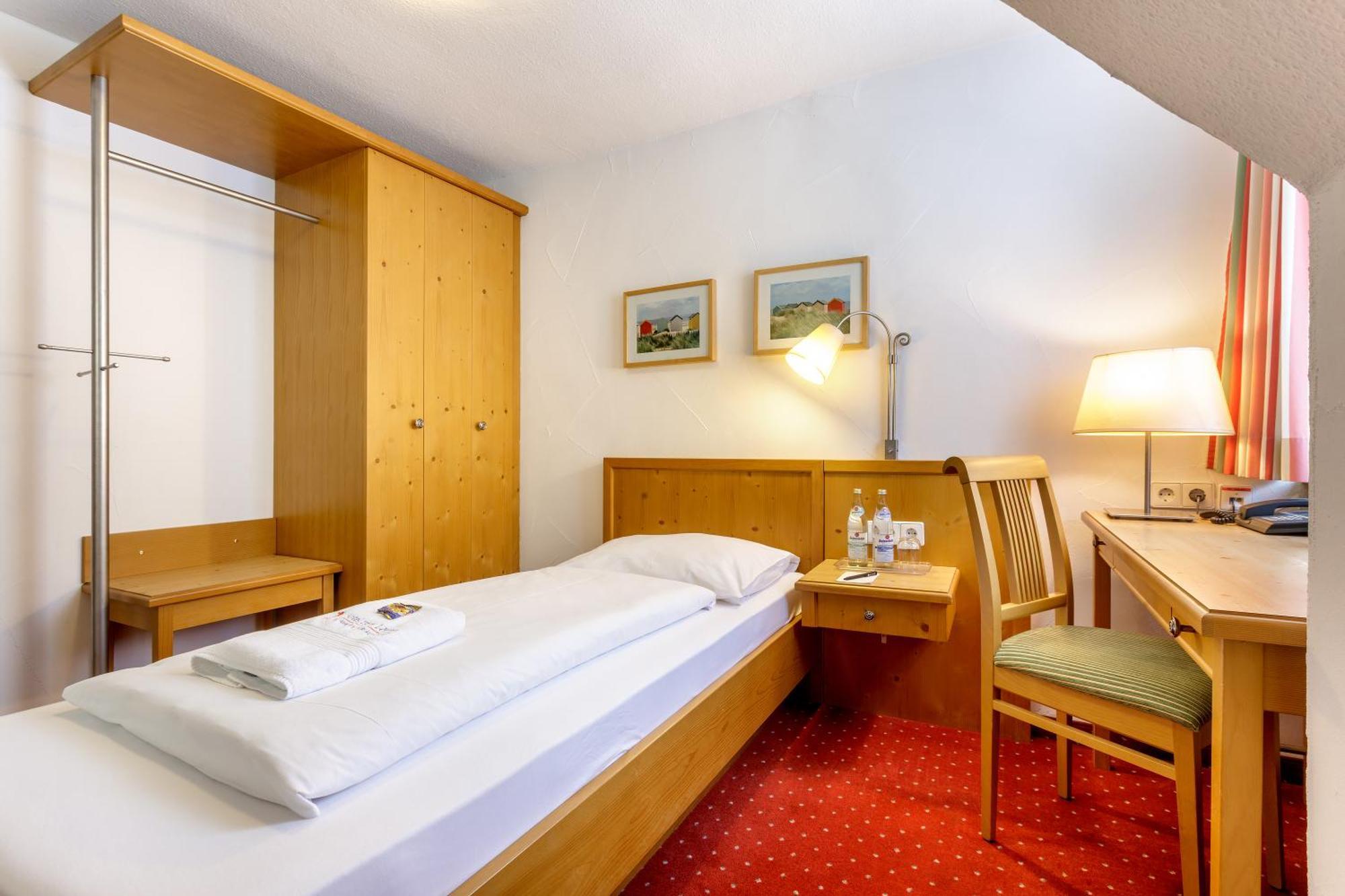 Hotel Zum Loewen Weißenhorn Dış mekan fotoğraf