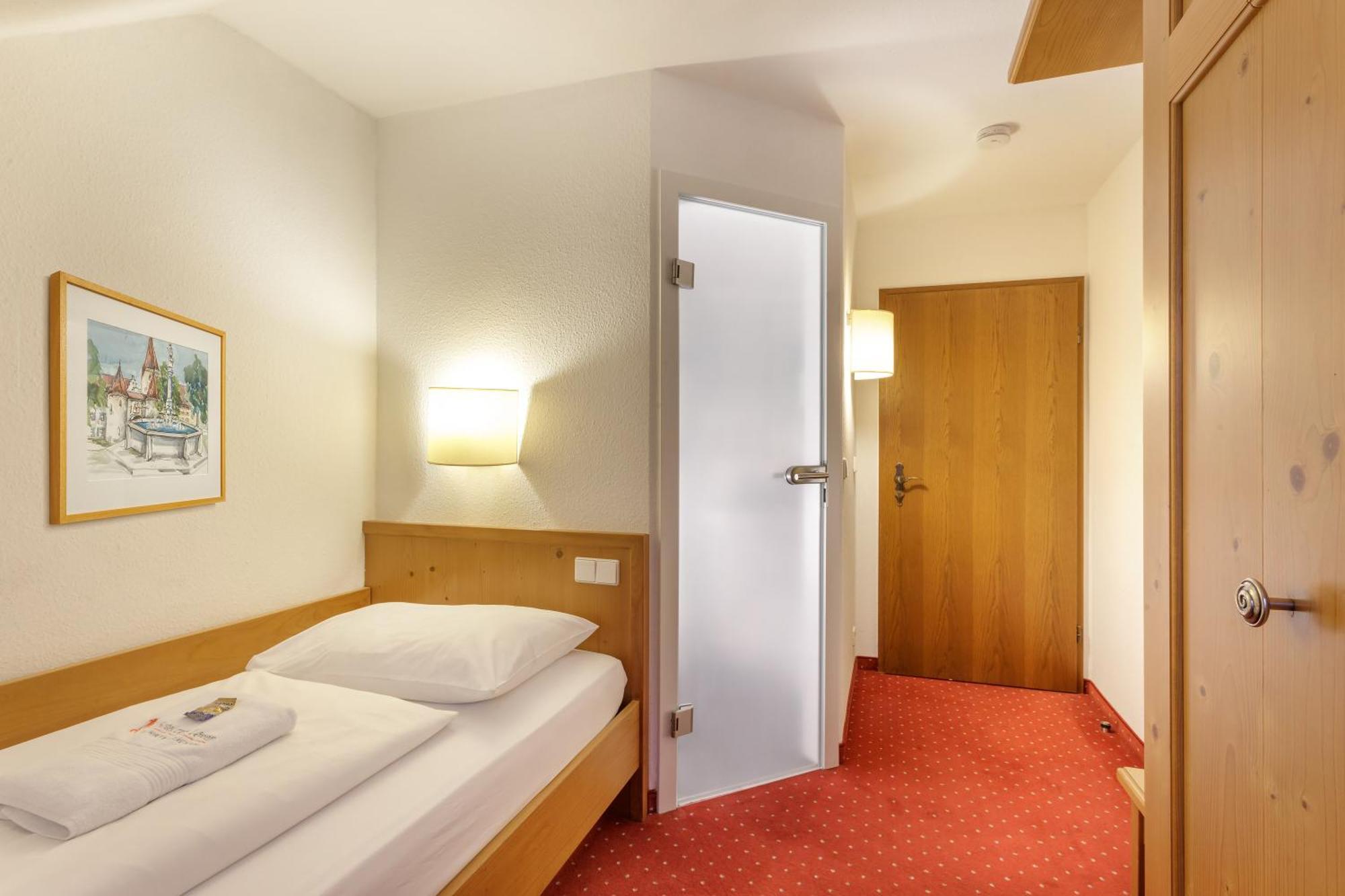 Hotel Zum Loewen Weißenhorn Dış mekan fotoğraf