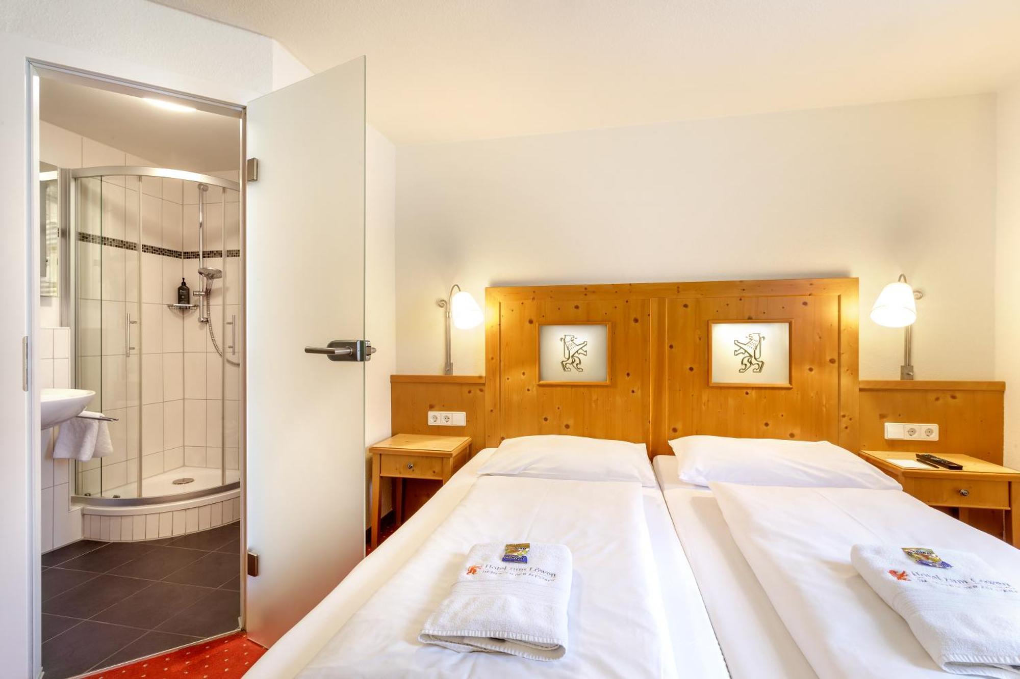 Hotel Zum Loewen Weißenhorn Dış mekan fotoğraf