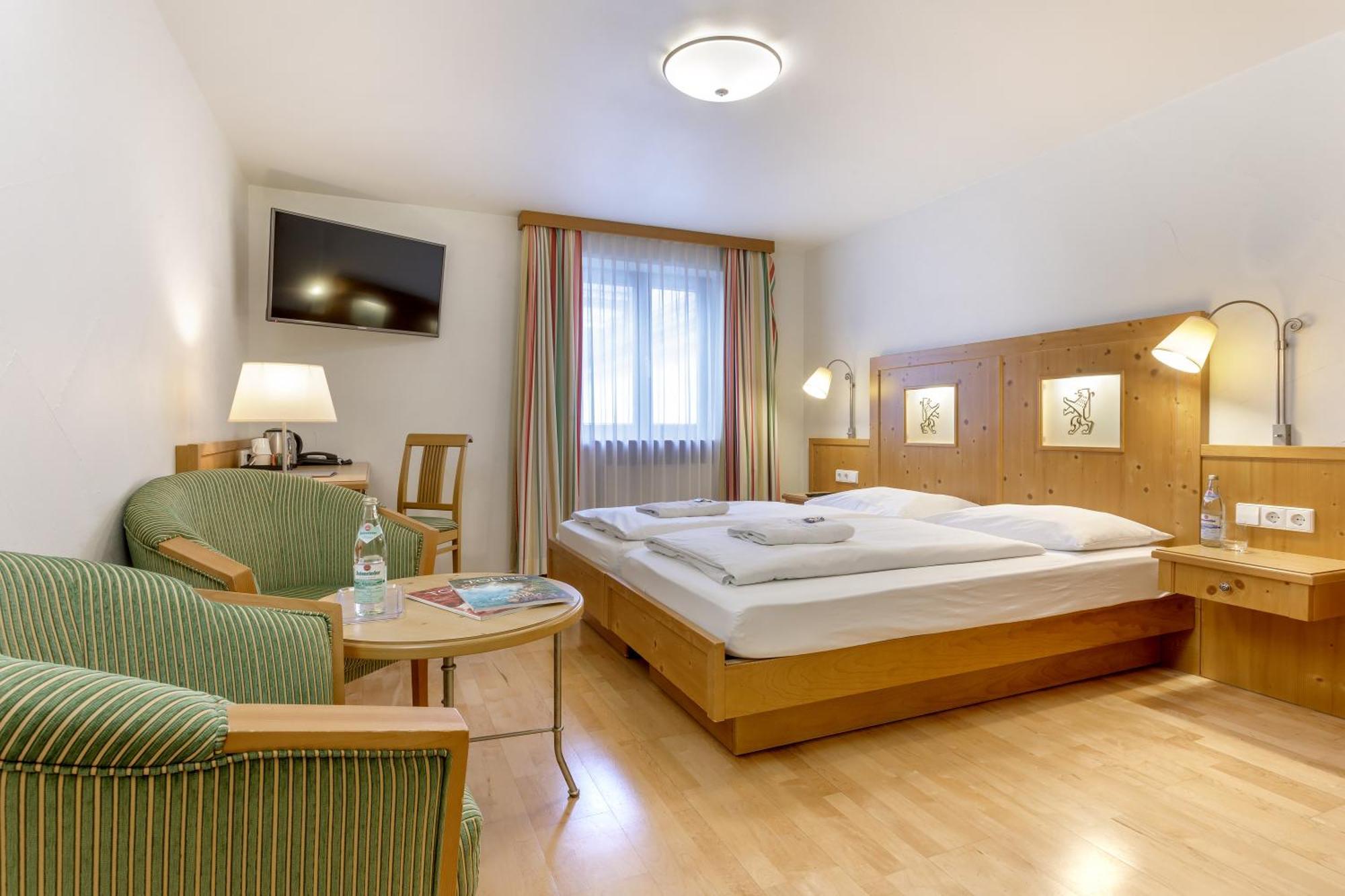Hotel Zum Loewen Weißenhorn Dış mekan fotoğraf